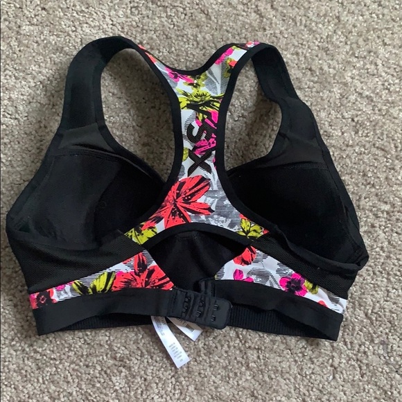 2 Victoria’s Secret Sports Bras - Picture 6 of 7
